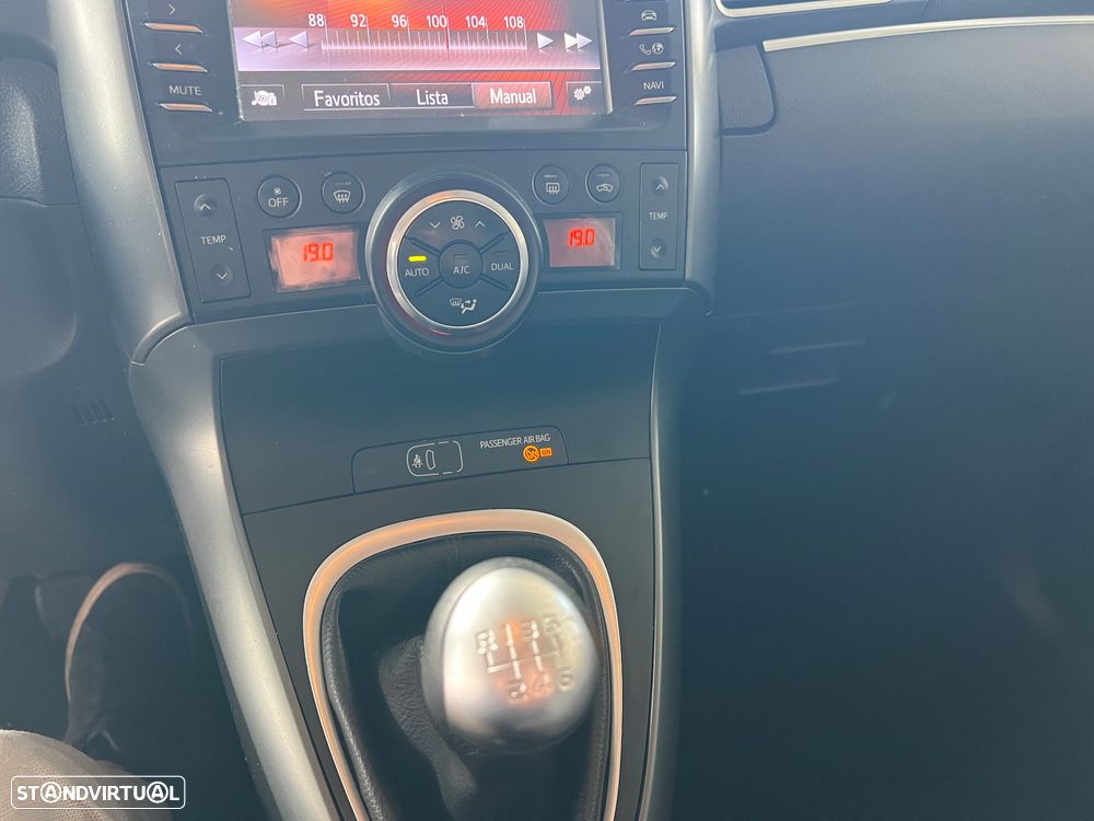 Toyota Verso 1.6 D-4D Exclusive+GPS - 26