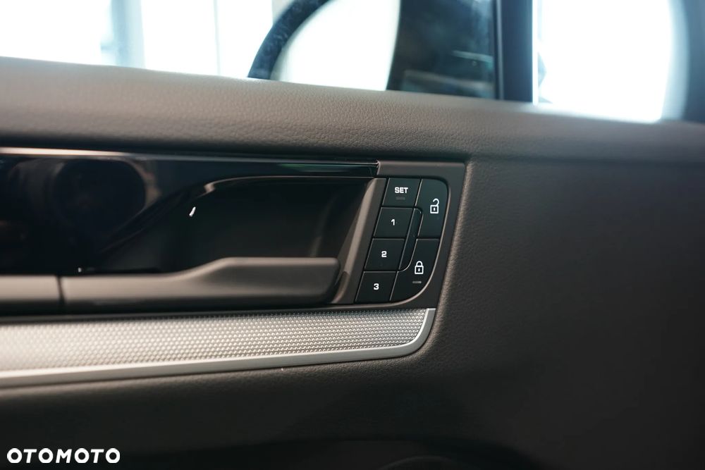 Porsche Cayenne - 22