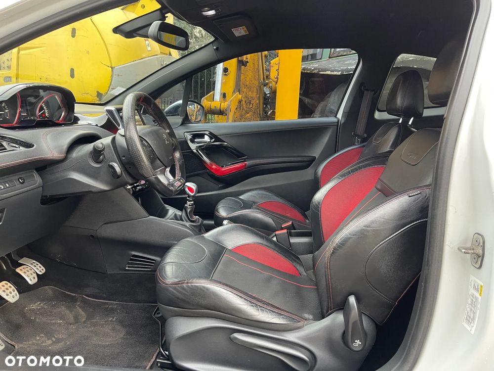 Peugeot 208 1.6 THP GTi - 12