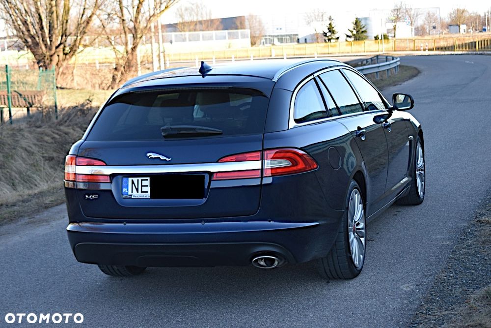 Jaguar XF 2.2 D Premium Luxury - 16