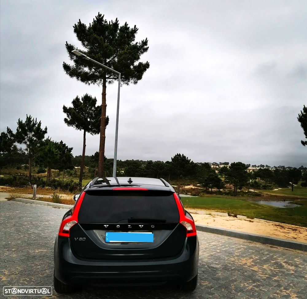 Volvo V60 1.6 D2 Momentum Eco - 2