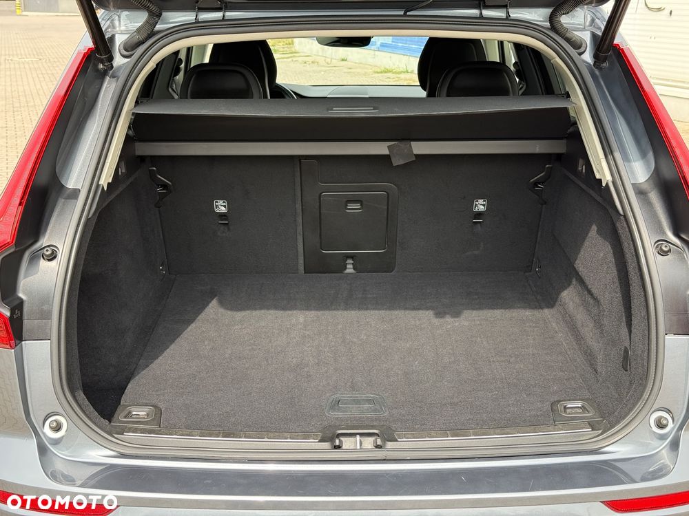 Volvo XC 60 T5 AWD Momentum - 21