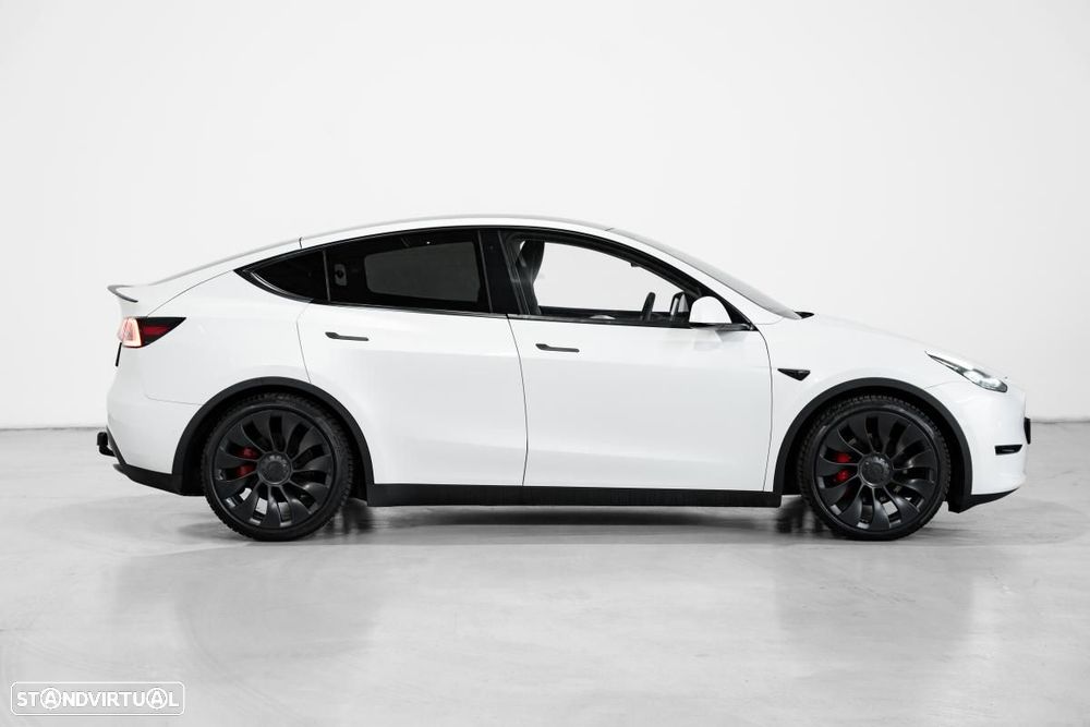 Tesla Model Y Performance Dual Motor AWD - 3
