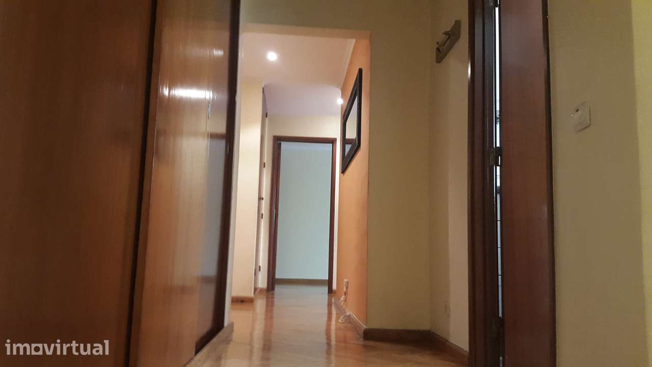 T2  + 1 na Quinta do Lambert, Lumiar com garagem e elevador disponível - Grande imagem: 2/5