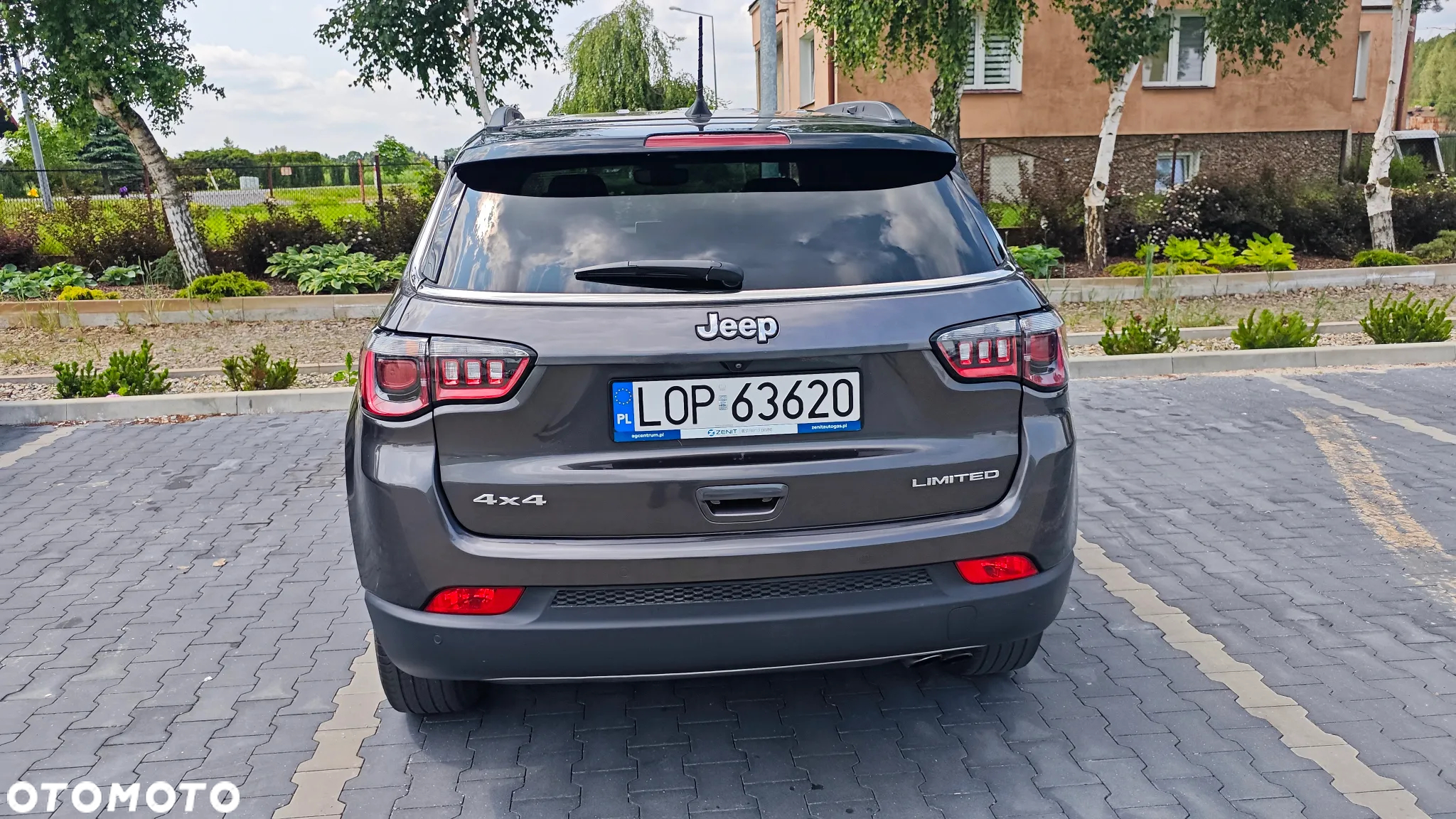 Jeep Compass - 4