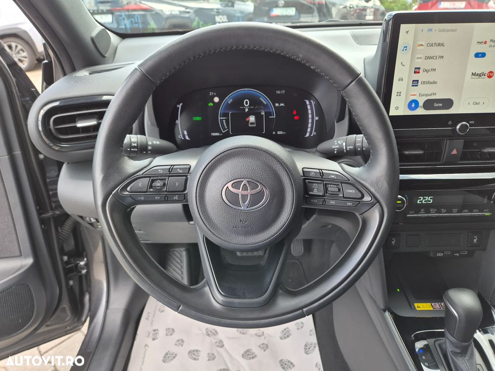Toyota Yaris Cross 1.5 VVT-i HSD 4x2 Dynamic - 24