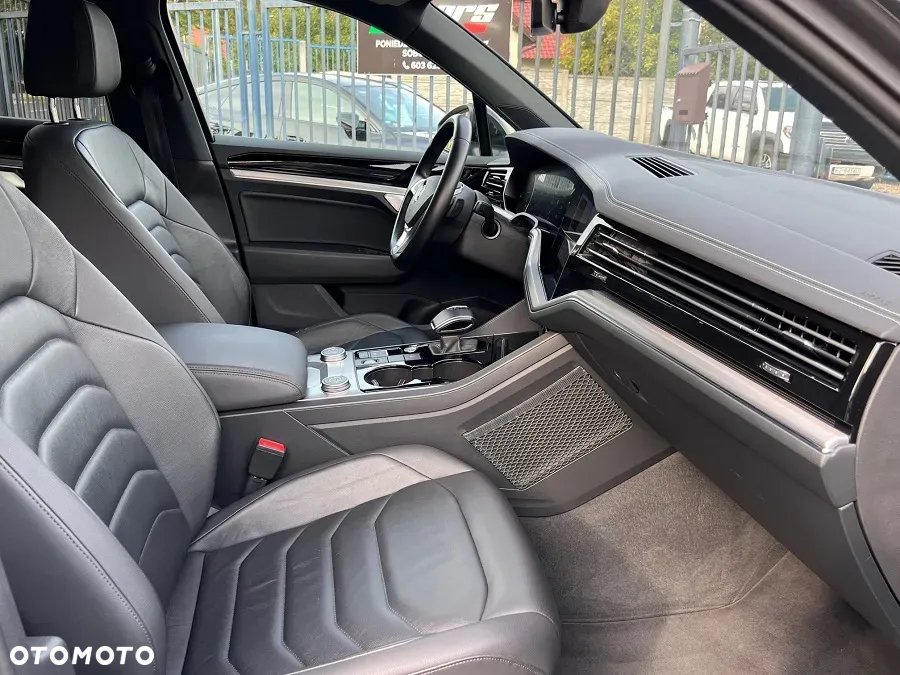 Volkswagen Touareg 3.0 V6 TDI 4Motion DPF Automatik R-Line - 33