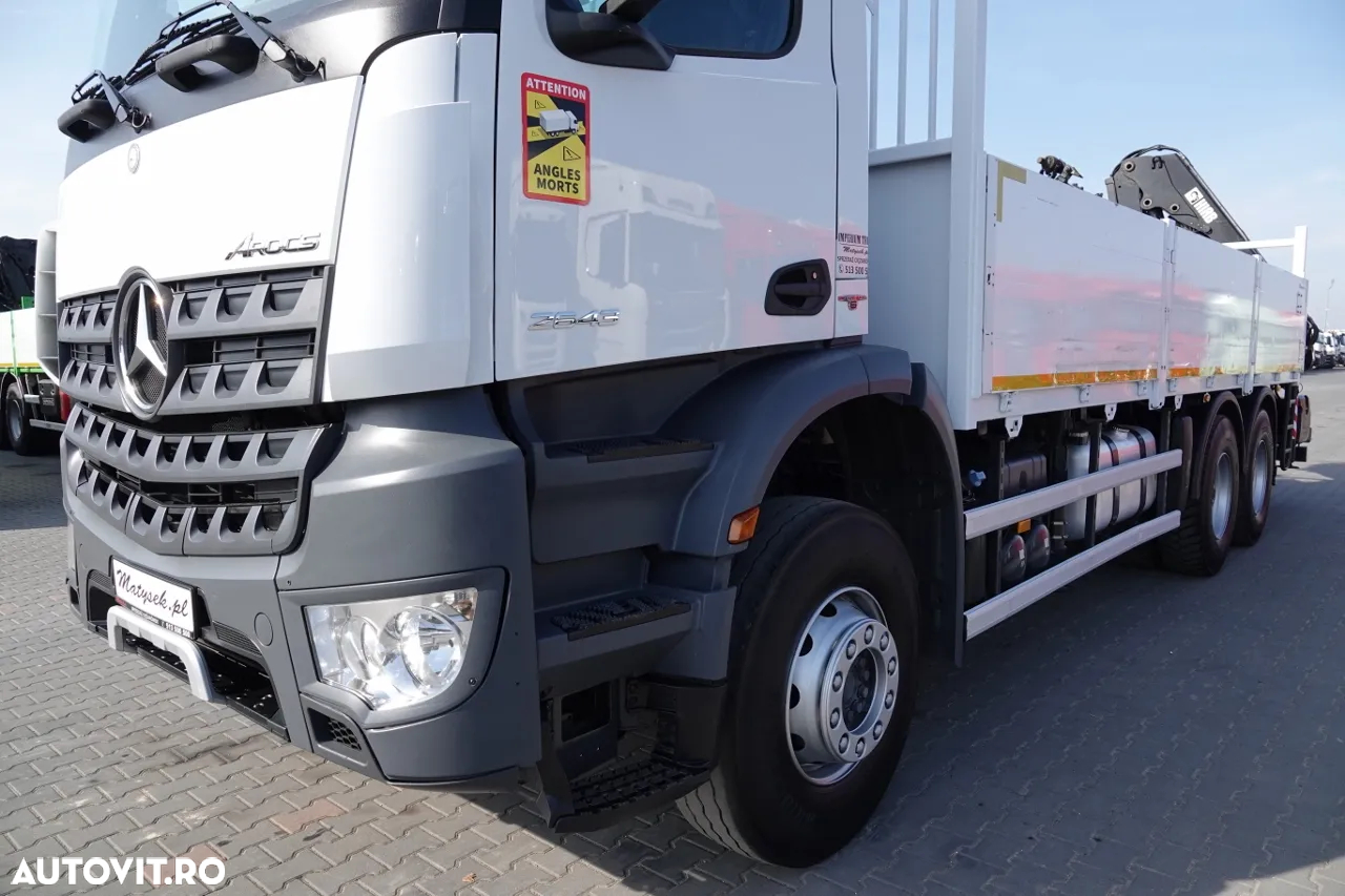 Mercedes-Benz AROCS 2643 / 6x4 / BOX- 6,8 m / + HDS HIAB 144 inaltime: 13 m / EURO 6 / RADIO CONTROL / ROTATOR - 10