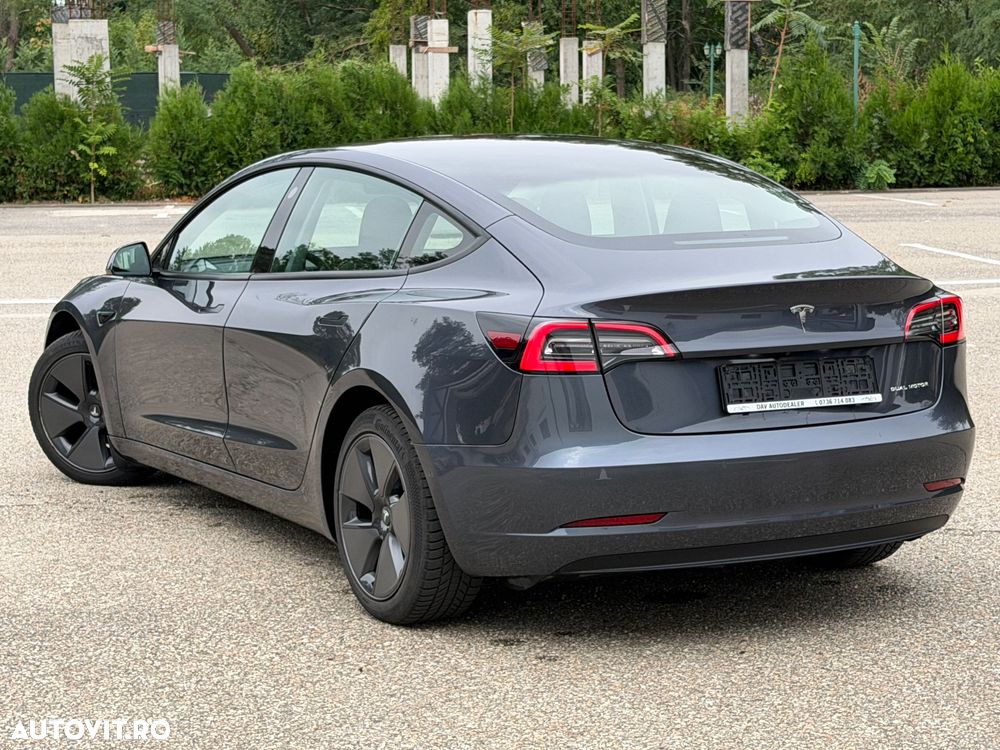 Tesla Model 3 - 12
