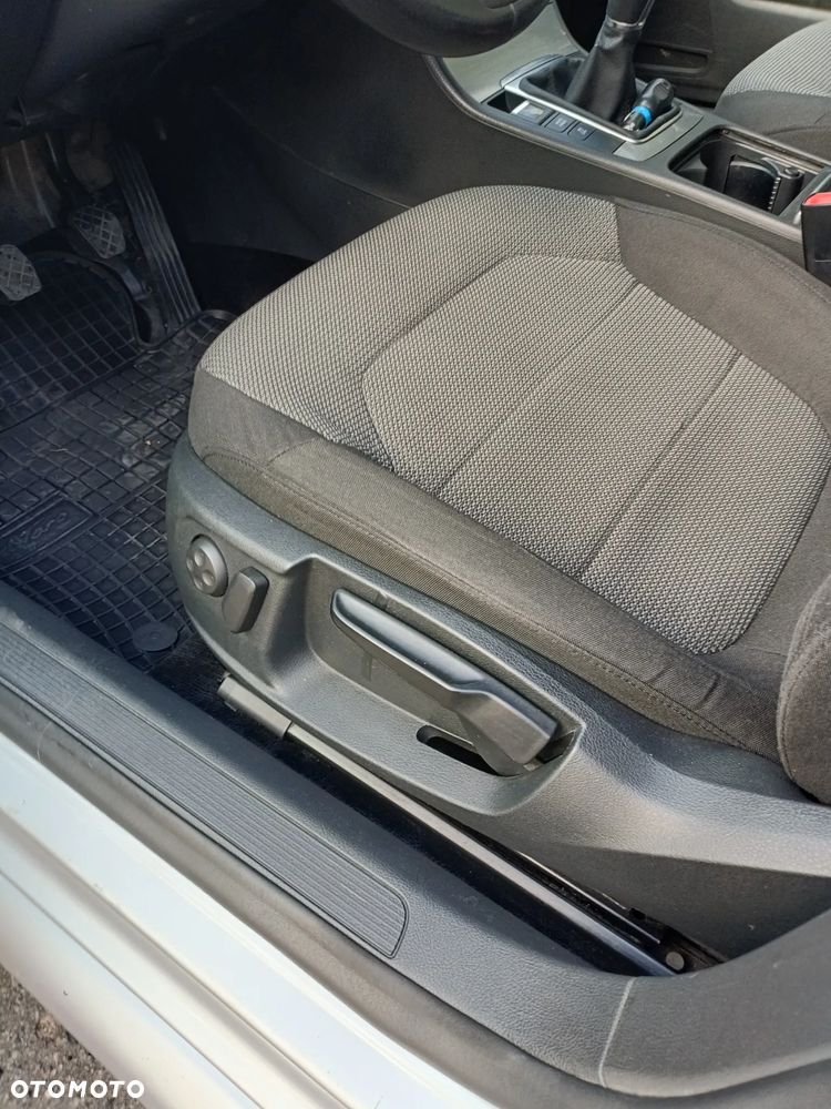 Volkswagen Passat 2.0 TDI DPF Comfortline - 15