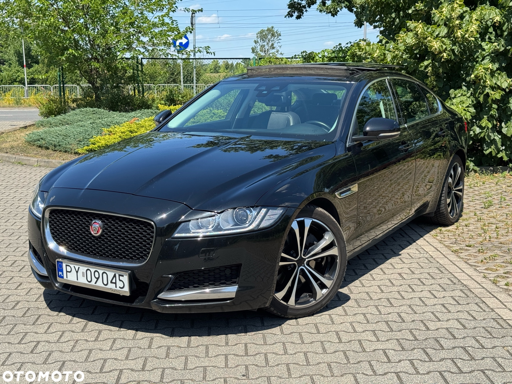 Jaguar XF 2.0 i4D Prestige - 4