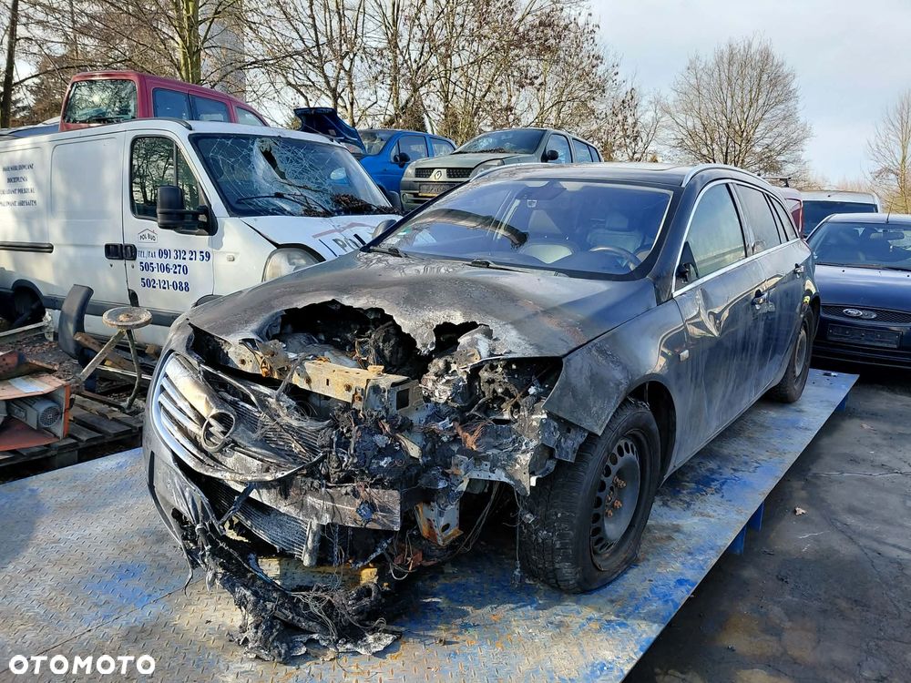 Części- Opel Insignia  Pojemnosc: 1956 Moc:96kW  Rok: 2010  Diesel - 8