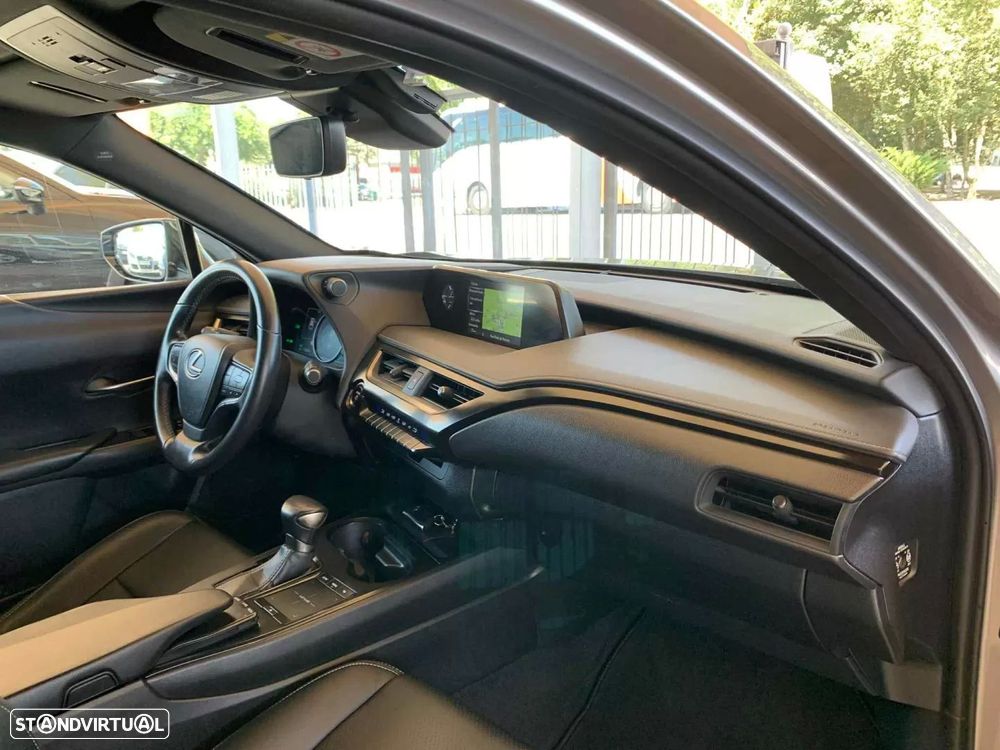 Lexus UX 250h Executive+ - 36