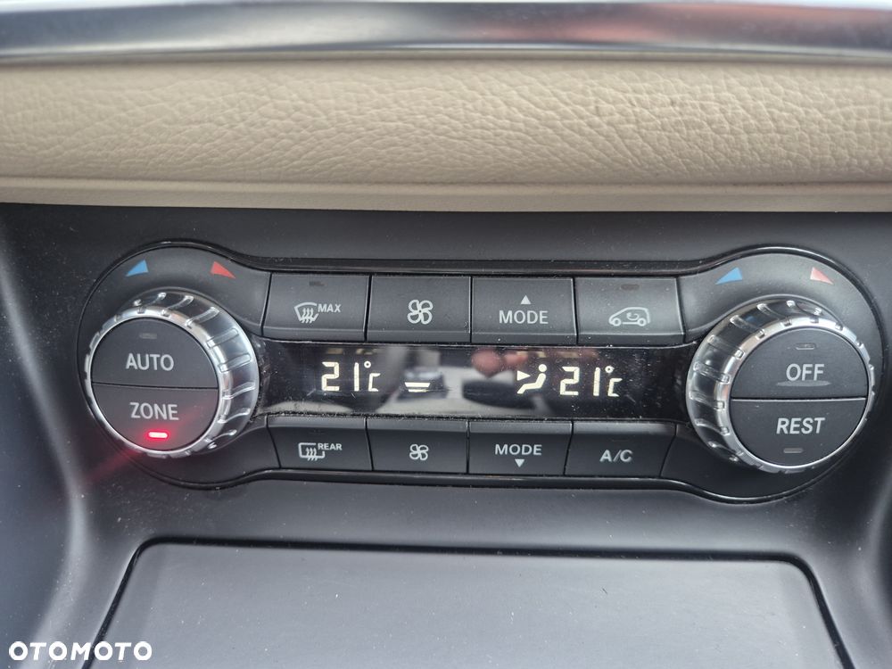 Mercedes-Benz CLA 200 7G-DCT UrbanStyle Edition - 19