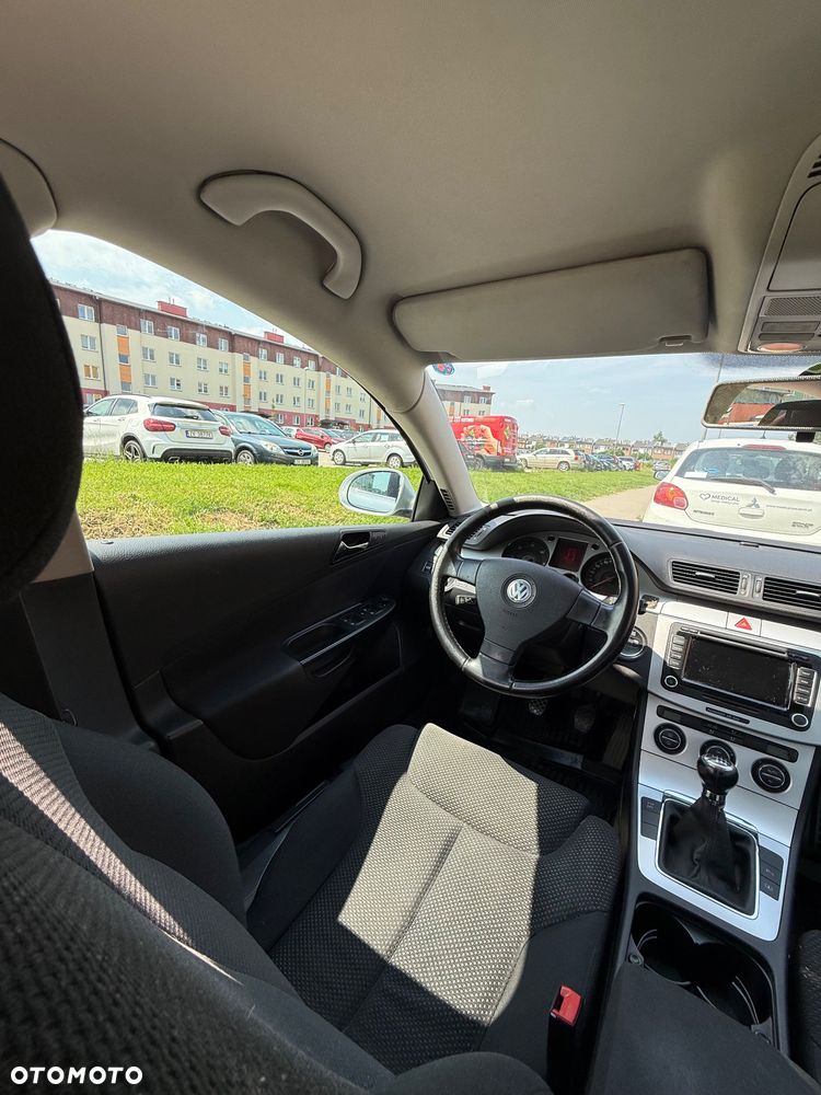 Volkswagen Passat 2.0 TDI Comfortline - 20