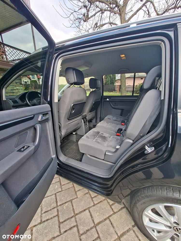 Volkswagen Touran 2.0 TDI DPF Highline - 6