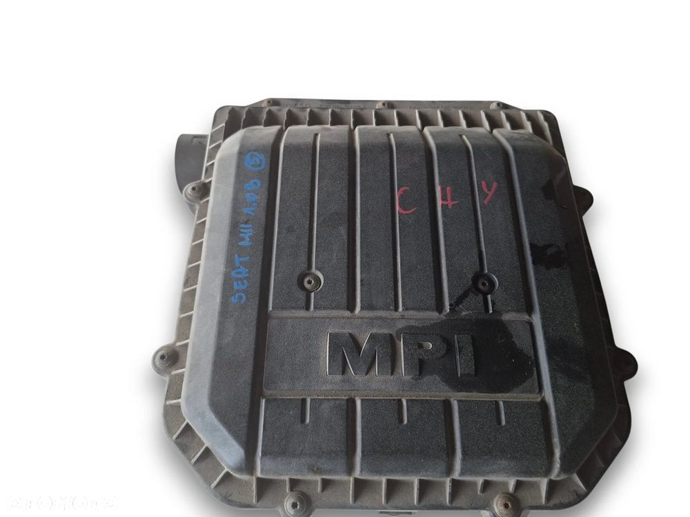 SEAT Mii 14r 1.0 OBUDOWA FILTRA POWIETRZA 04C129611J - 1