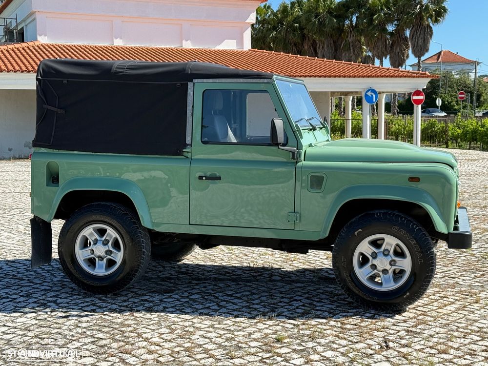 Land Rover Defender 90 2.4 CRD E - 14
