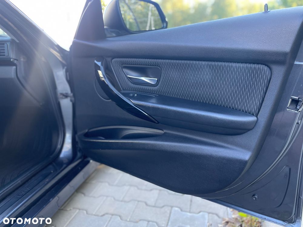 BMW Seria 3 - 18