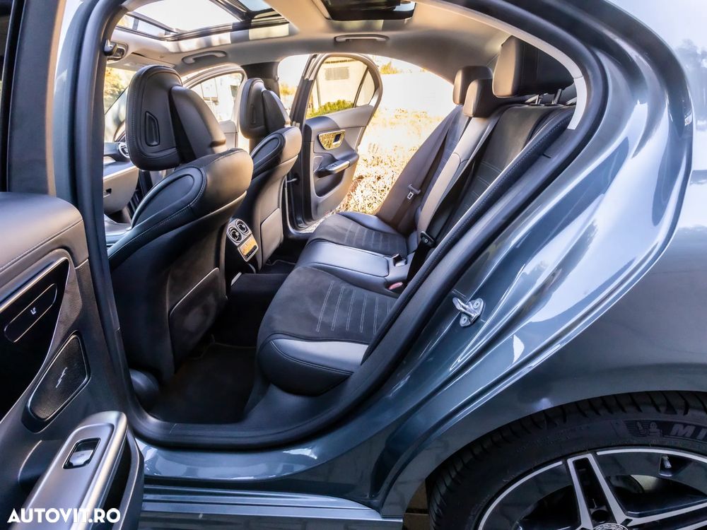 Mercedes-Benz C 300 4MATIC 9G-TRONIC AMG Line - 16