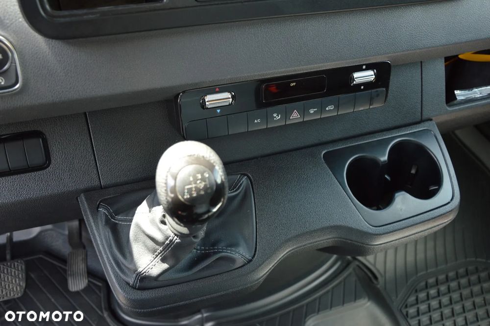 Mercedes-Benz Sprinter - 20
