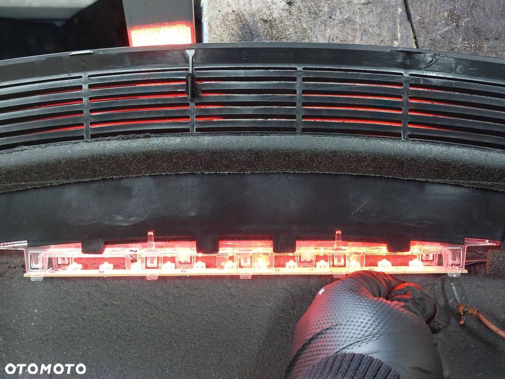 PÓŁKA TYŁ + PAS ŚRODKOWY TYŁ + ŚWIATŁO STOP JAGUAR XF X250 8X23F46608 - 8