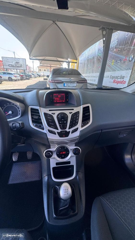 Ford Fiesta - 22