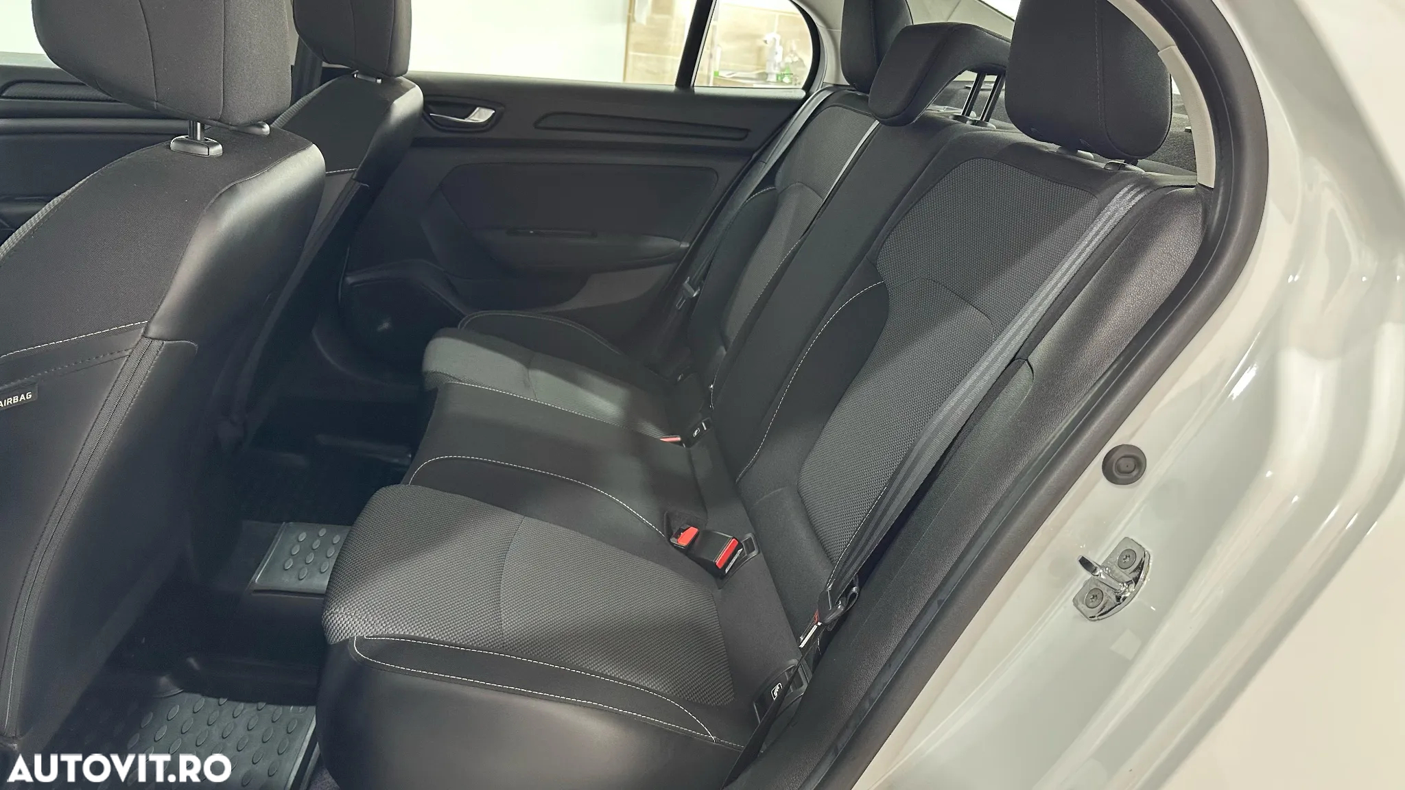 Renault Megane TCe Zen - 7