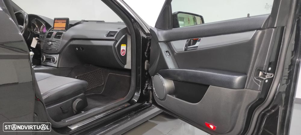 Mercedes-Benz C 220 CDi Avantgarde BlueEfficiency - 23