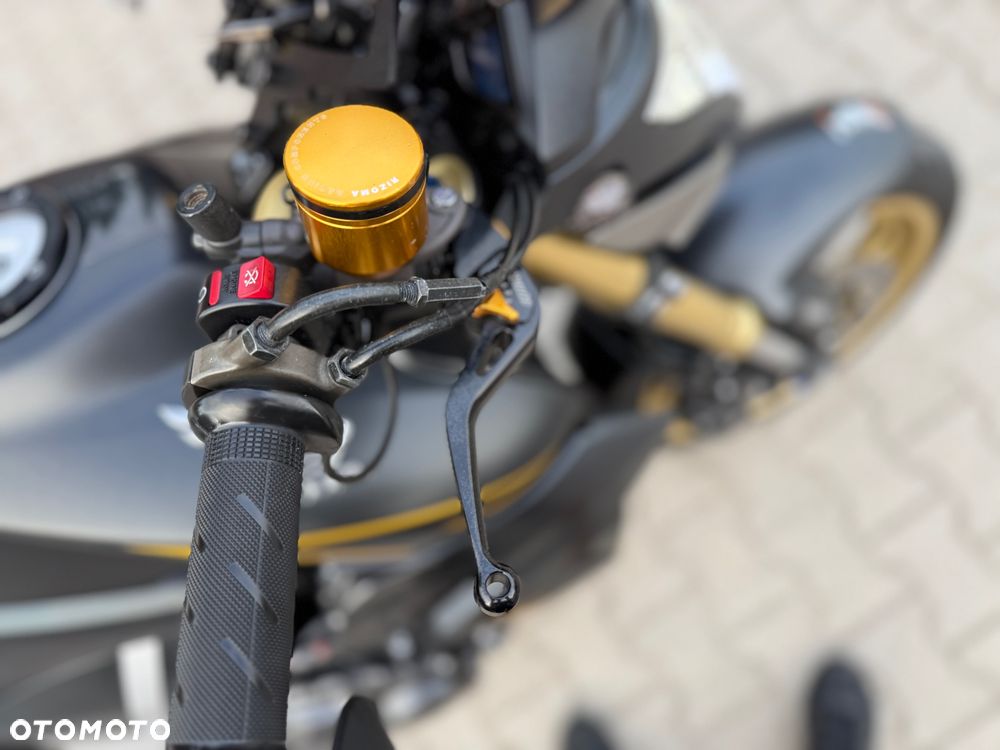 Honda CB - 11