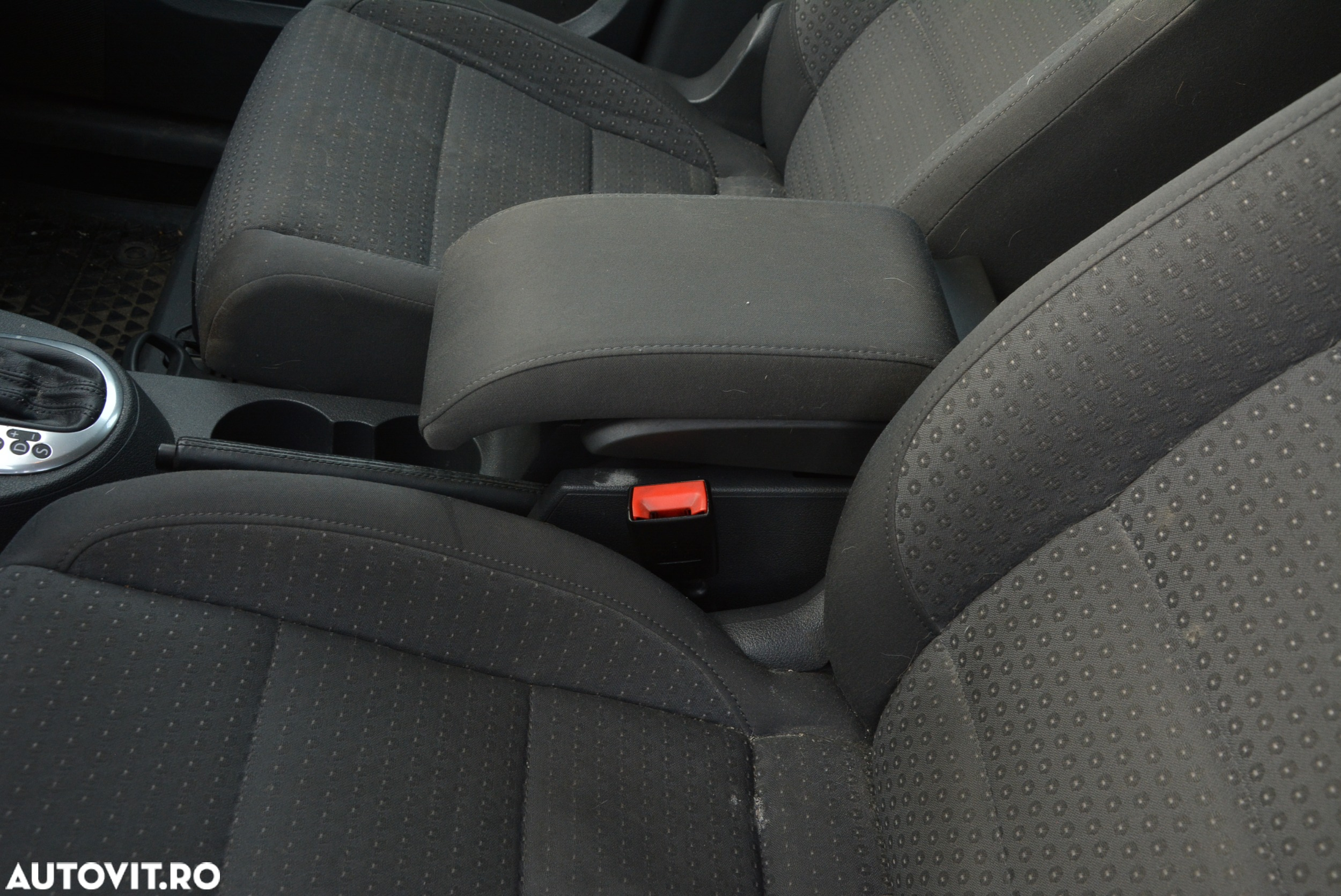 Dezmembrari  VW TOURAN (1T)  2003  > 2010 2.0 TDI Motorina - 35