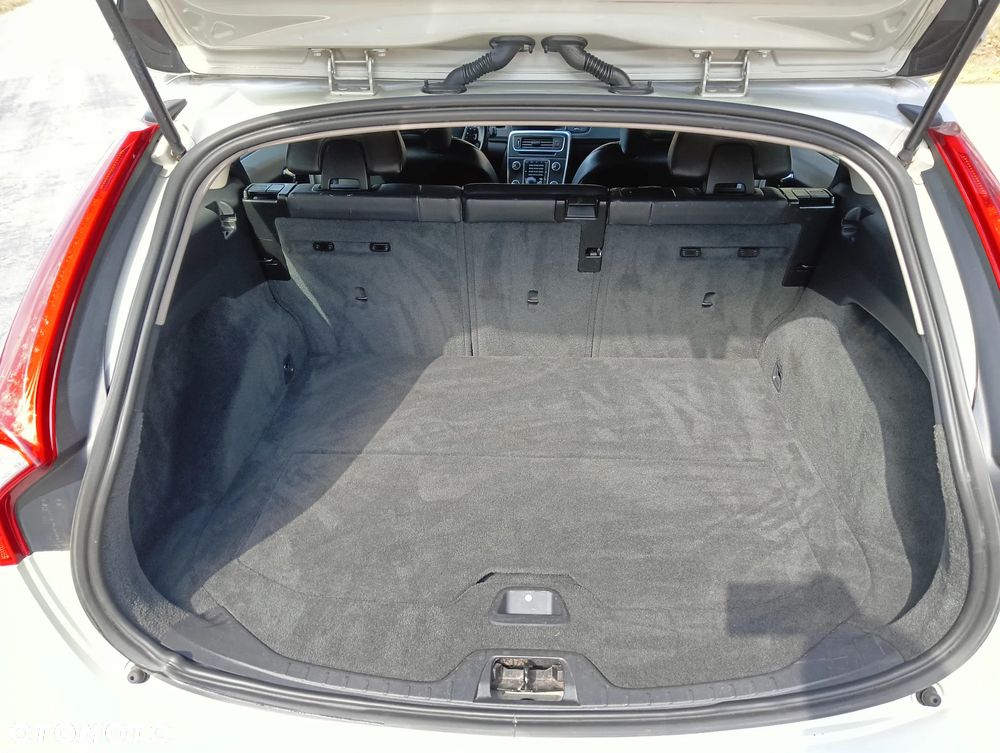 Volvo V60 D3 Summum - 25
