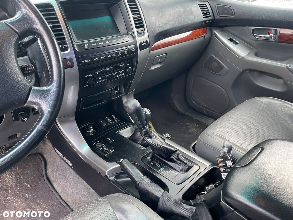 Toyota Land Cruiser - 11