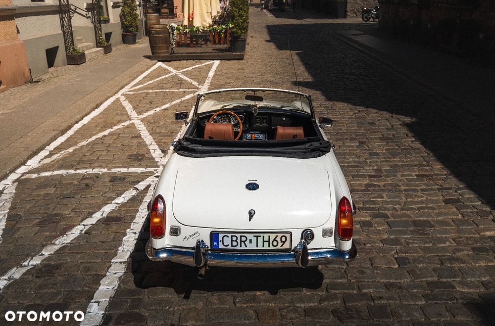 MG MGB - 6