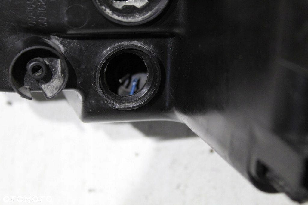 Toyota Yaris III Lift Soczewka Lampa Przód Przednia Prawa Brudna W Środku - 7
