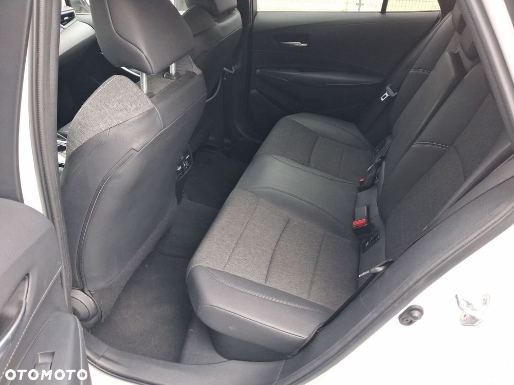 Toyota Corolla 1.8 Hybrid Comfort - 12