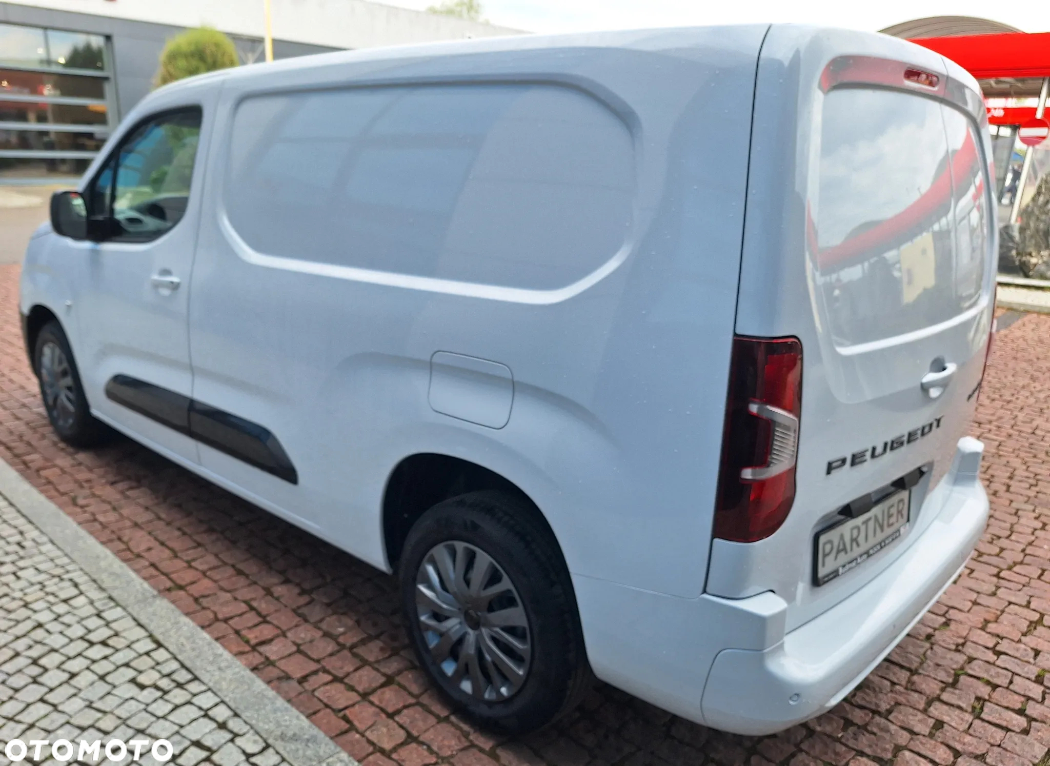 Peugeot Partner Furgon Long 950kg BlueHDi 100 KM S&S M6 - 9
