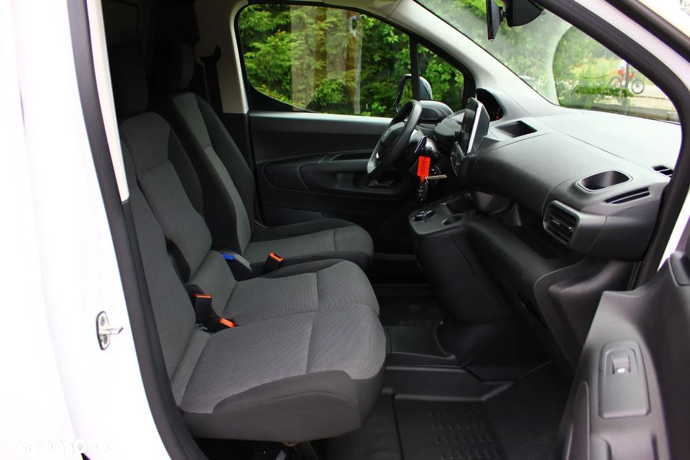 Peugeot PARTNER 1.5HDI 130KM AUTOMAT 8 BIEGÓW LONG DŁUGI 3 OSOBOWY PERFEKT AUTO NAVIGACJA KAMERY,ASYSTENTY,VF23% - 36