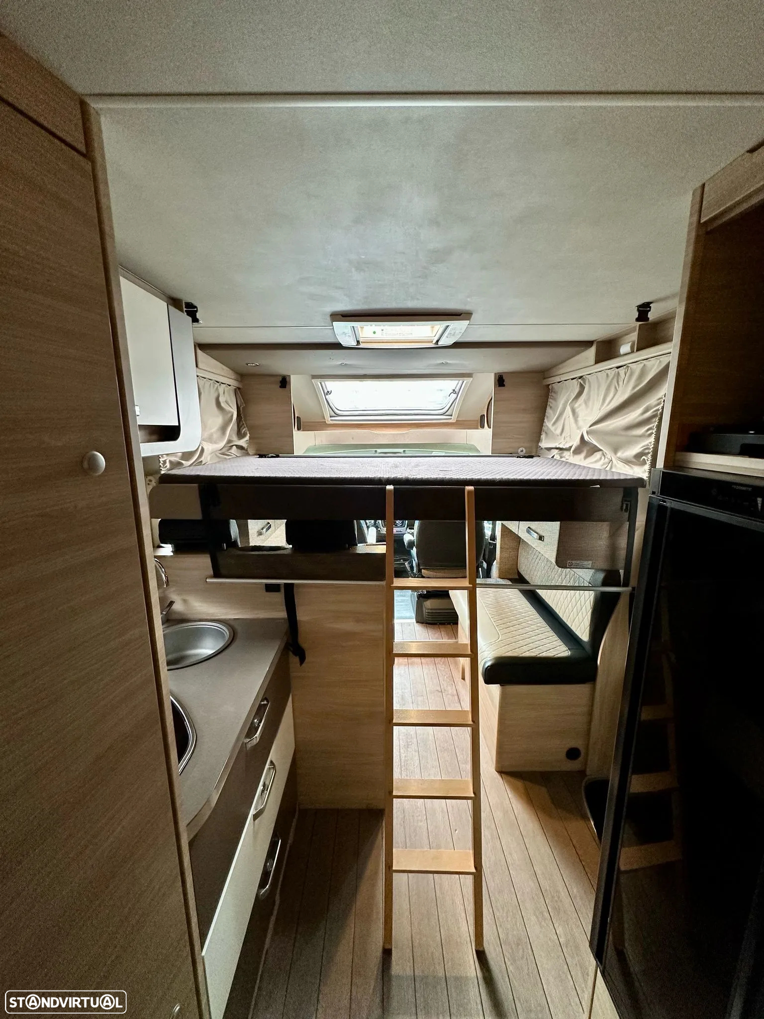 Weinsberg Carabus 2.3 *6 dormidas* / *chuveiro separado* - 18