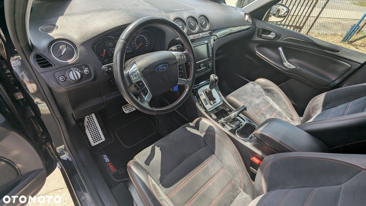 Ford S-Max - 13