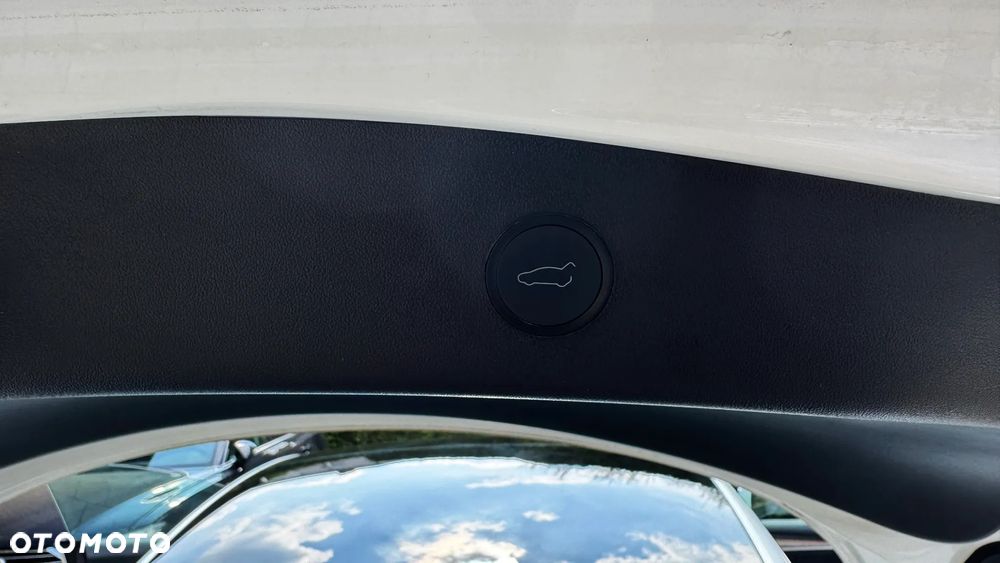 Tesla Model 3 Standard Reichweite Plus Hinterradantrieb - 28