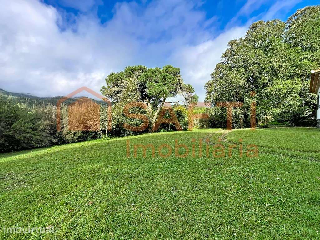 Vende-se moradia no Santo António da Serra com terreno de 11.700 m² - Grande imagem: 3/20