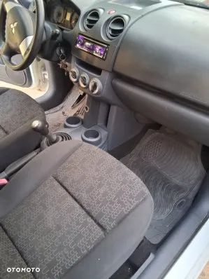 Mitsubishi Colt - 8