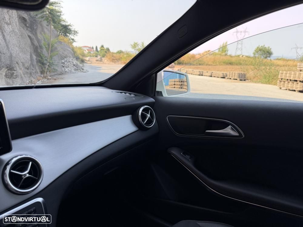 Mercedes-Benz GLA 180 d 7G-DCT AMG Line - 18