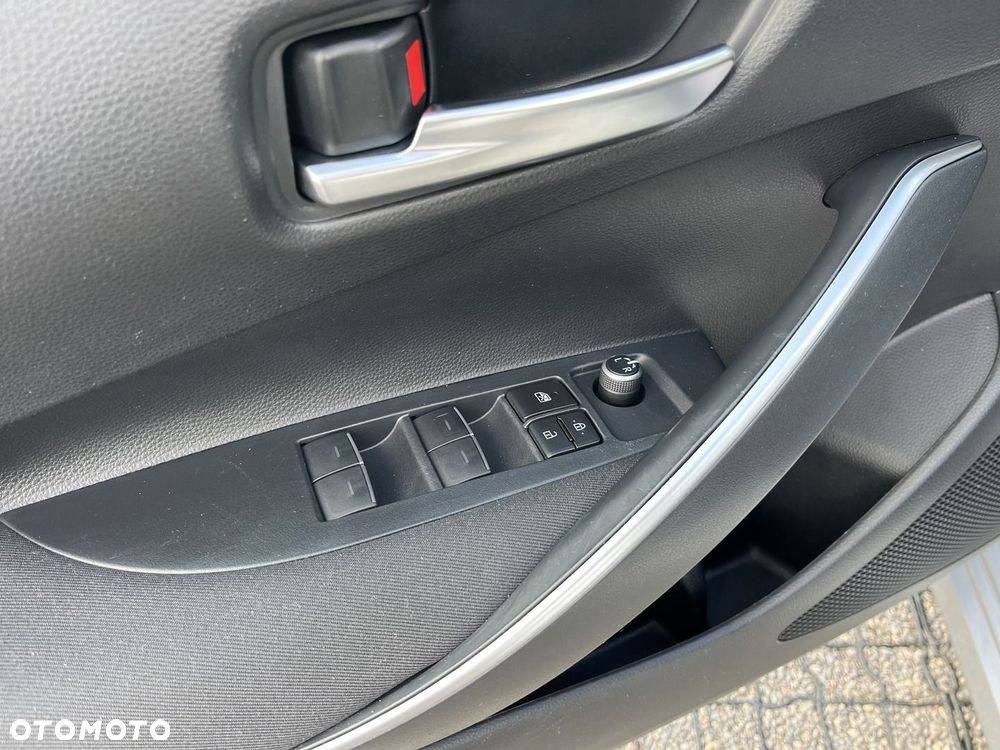 Toyota Corolla 1.8 Hybrid Comfort - 23