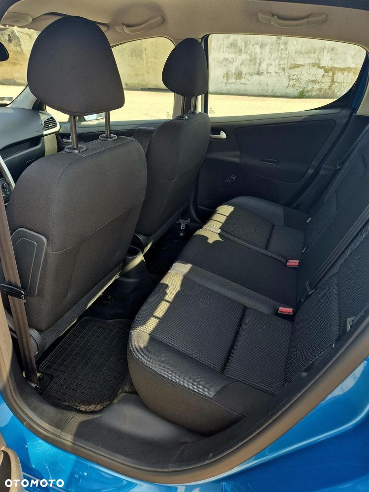 Peugeot 207 - 18