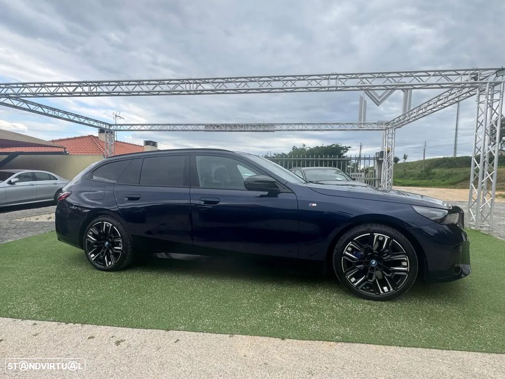 BMW i5 - 6