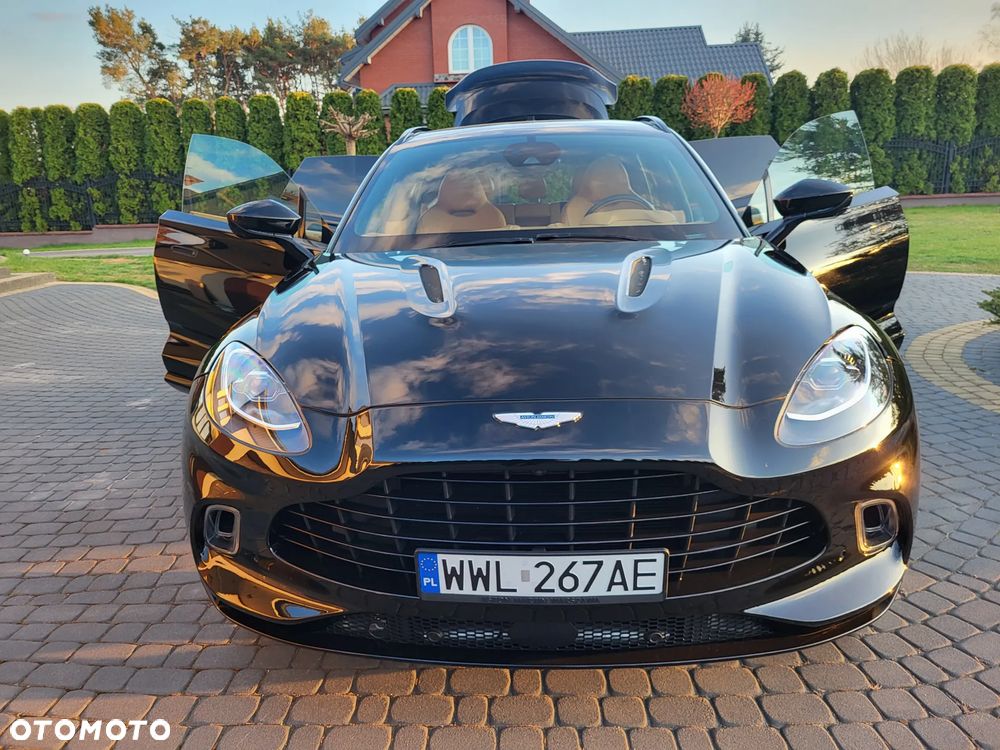 Aston Martin DBX - 27