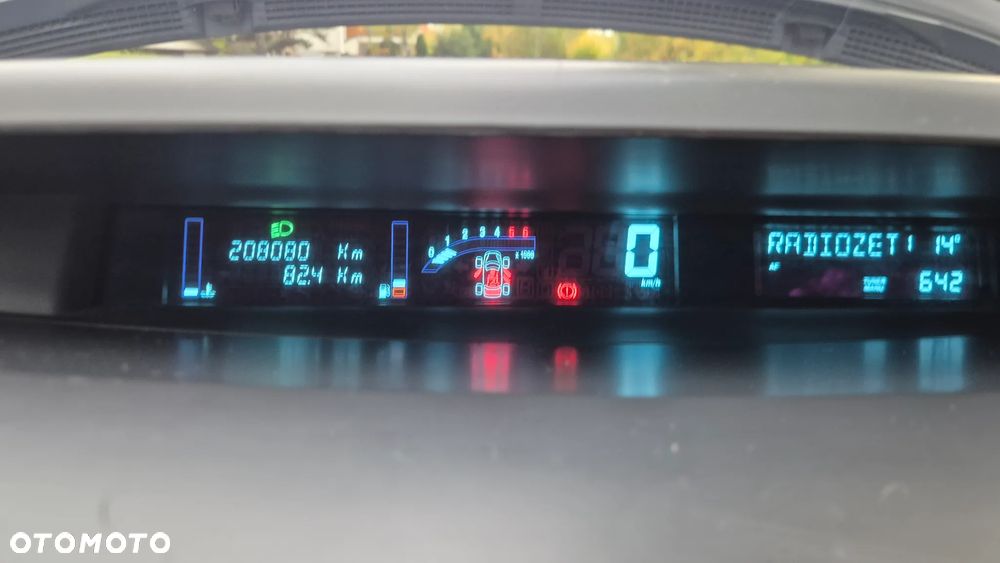 Renault Espace 2.2 dCi Expression - 11