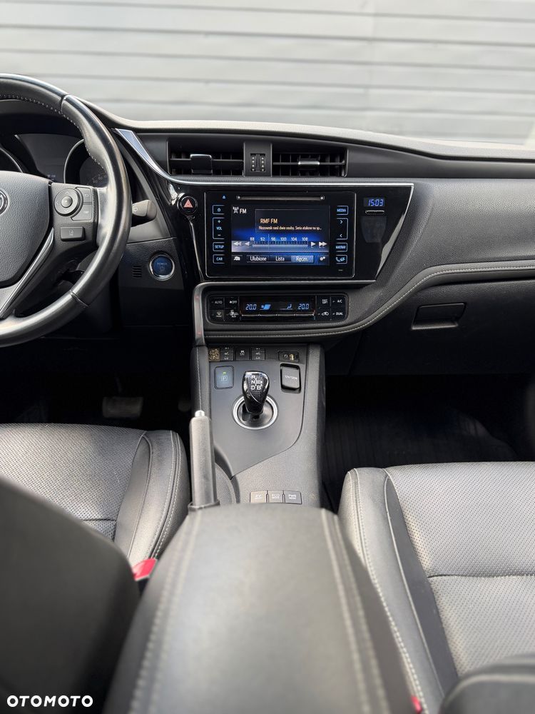 Toyota Auris Hybrid 135 Prestige - 17